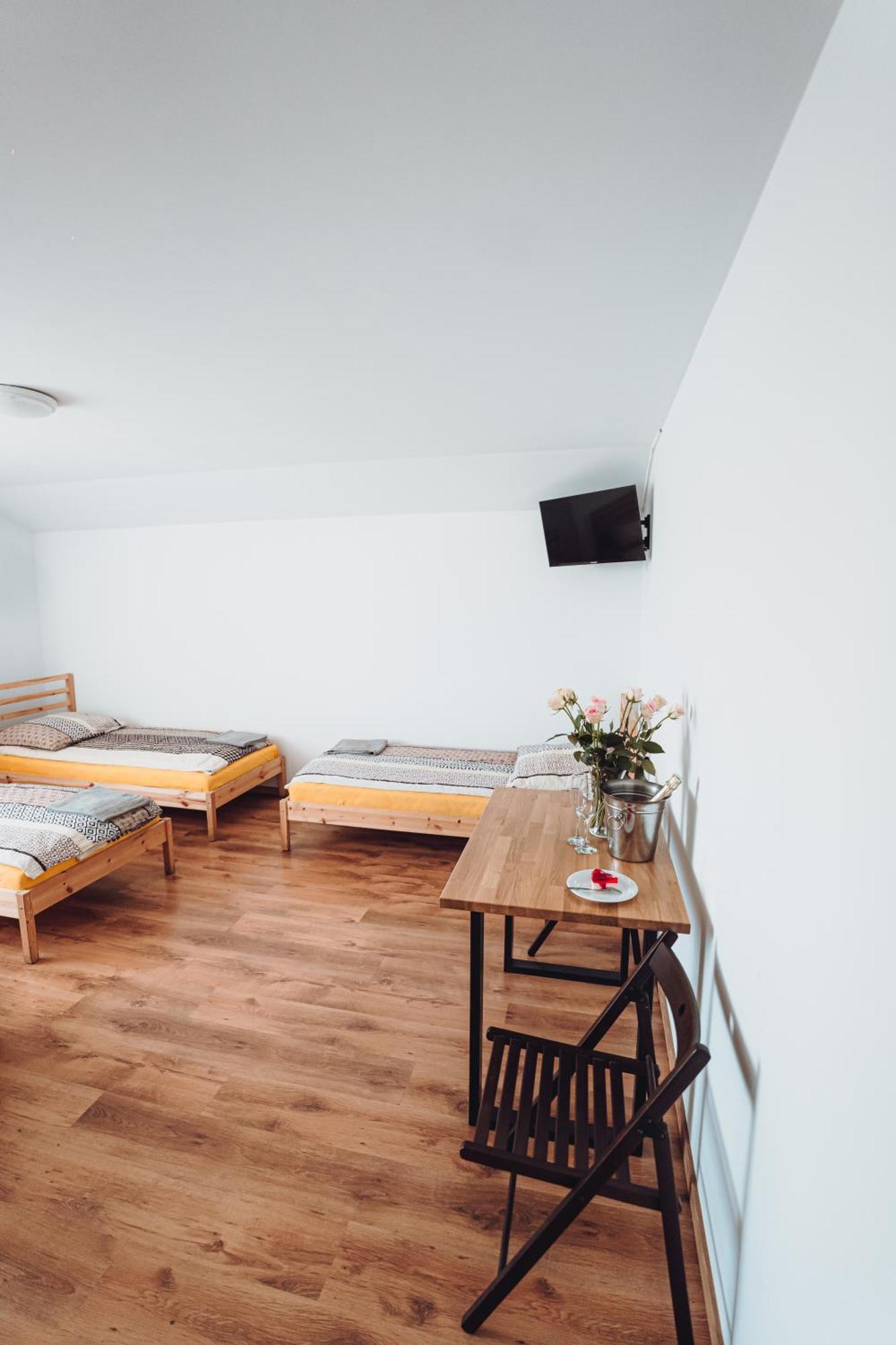 Hotel Kalwados Radzymin Exteriér fotografie