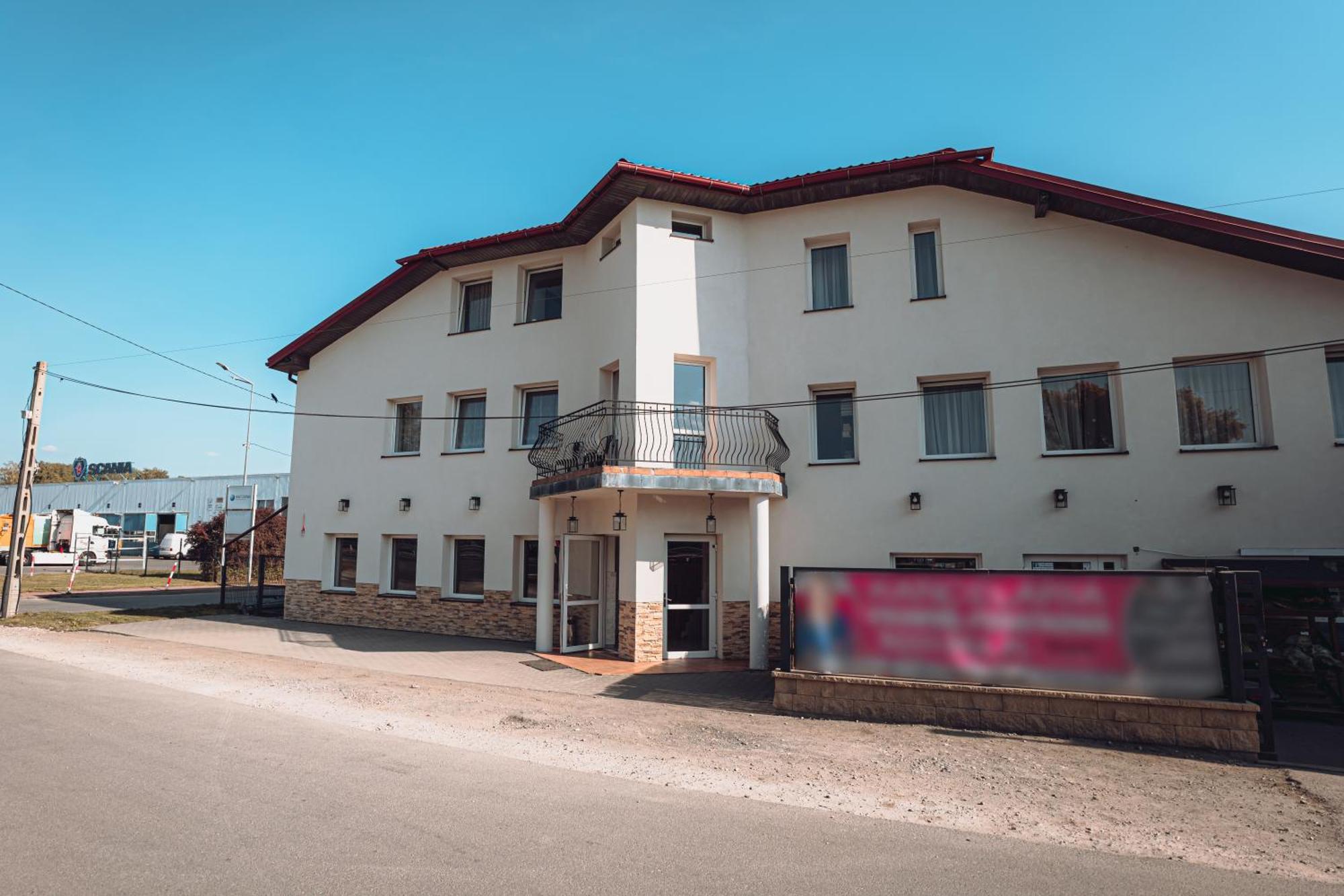 Hotel Kalwados Radzymin Exteriér fotografie